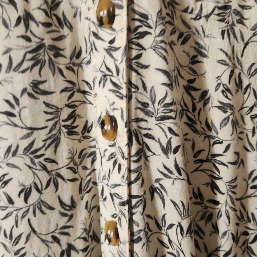 Floral Button-Up Dress - Picture 4 of 5